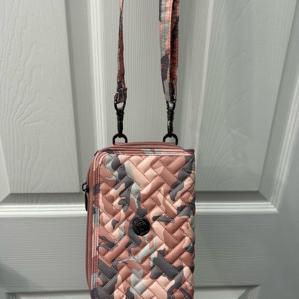 🩷 lug Pink & Gray Quilted Camouflage Crossbody